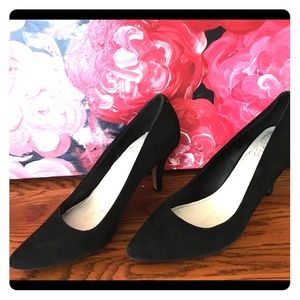 Suede Vince Camuto pumps